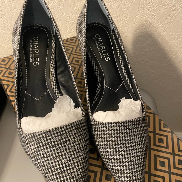 Charles David Houndstooth Heels in Black and White size 5 - Picture 3 of 9